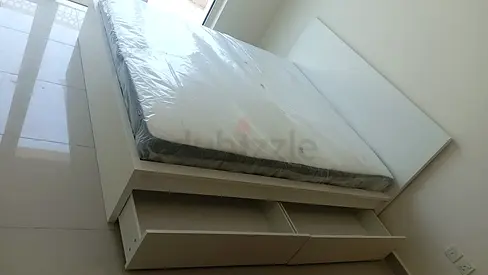 IKEA malam king size bed with IKEA mattress 180×200cm and 2 storage drawers underneath