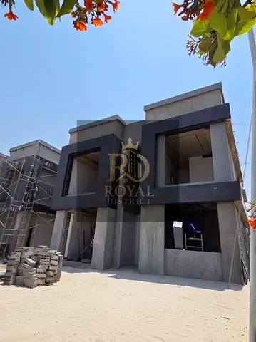 SUPER DISTRESS DEAL | READY TO MOVE AFTER 2 MONTHS | 5 BEDROOMS VILLA | STYLISH LAYOUT | 500K DISCOUNT IF YOU BUY IT WITH CURRENT CONDITION