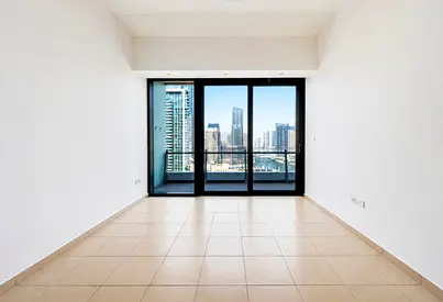 Bright and Modern | Marina View | Spacious