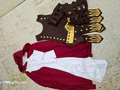 Children's Roman/Gladiator Costume Set - Burgundy Cloak with Brown Armor Pieces