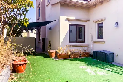 Type 2E | Corner Unit | Spacious Living
