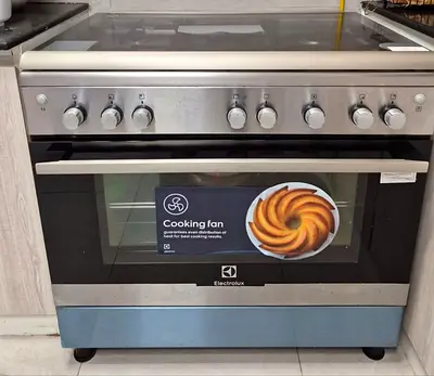 Electrolux gas cooker with oven - excellent condition