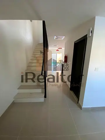 2 Bed Townhouse with Balcony | Vacant upon Sale | Well Maintained | For SALE