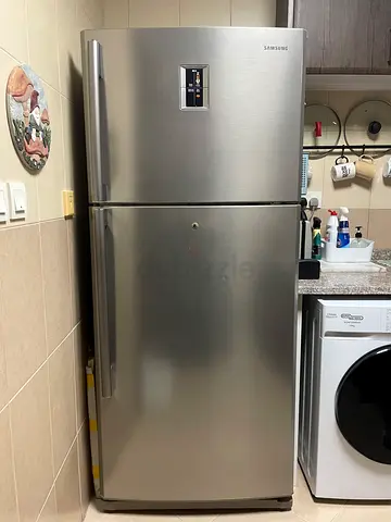 Samsung fridge with freezer for sale