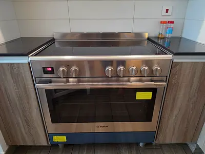 Bosch series 8 Stainless Steel Electric Cooker with Ceramic Hob and Oven - Good Condition