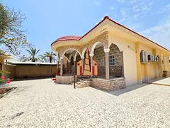 5 Bed room 4 Master room Hall Majlis Maids room Big yard parking 1 floor villa Big size,