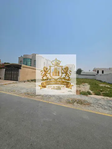 🏡 فرصة مميزة لامتلاك أرض سكنية في أرقى مناطق الشارقة – ضاحية الحيرة (النخيلات)
📍 الموقع: النخيلات – ضاحية الحيرة – إمارة الشارقة
📐 المساحة: 6,472 قدم²
🏗️ التصريح: بناء فيلا سكنية (أرضي + طابق أول)