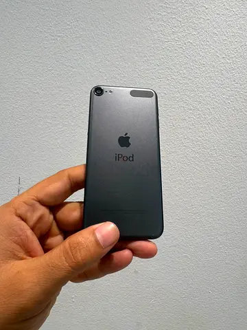 APLLE IPOD TOUCH 6TH GEN 32GB OLD SCHOOL