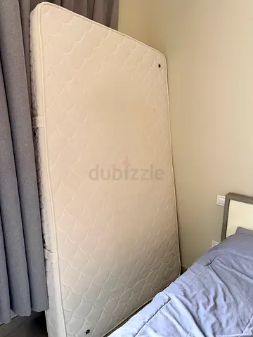 Details:  Brand: Pan Emirates  Dimensions: 120 cm x 180  Condition: Very clean& in-good condition