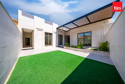 Modern Villa With Nearby Schools & Amenities