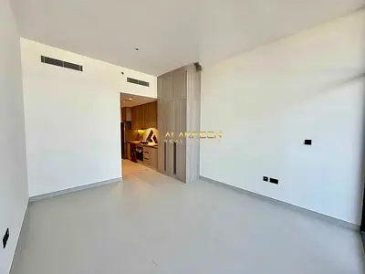 Brand New | Fitted Kitchen | Community View