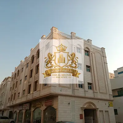 للبيع بناية سكنية تجارية في الشارقة – منطقة مويلح 🏢
📍 الموقع: مويلح – الشارقة
📐 مساحة الأرض: 3,000 قدم²
🏗️ التصريح: أرضي + 3 طوابق
عمر البناية: 8 سنوات
✅ البناية بالكامل بواجهة حجر فاخرة
✅ ثاني قطعة م
