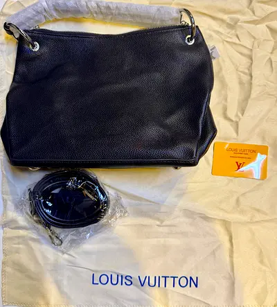 New Louis Vuitton black leather shoulder bag with strap
