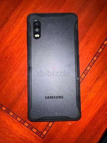 Samsung smartphone with textured back - good working condition