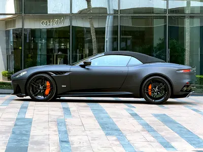 2020 Aston Martin DBS 照片 6