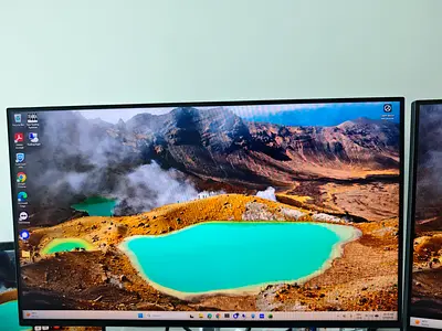 24-inch IPS Monitor - Good Condition, Slim Bezels, with c type port