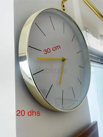 30 cm Wall Clock with Gold Frame - Excellent Condition