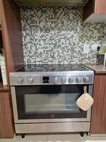 Stainless steel electric oven - good working condition