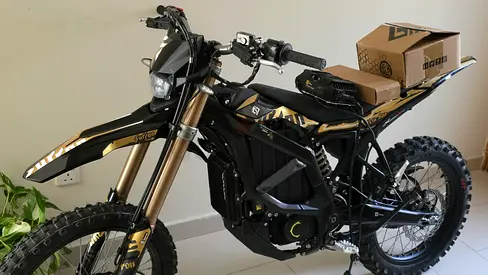SURRON ULTRA BEE 2026 | With street kit and accessories