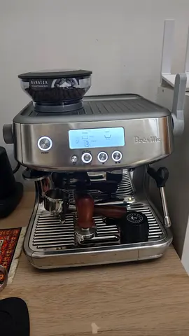 Breville Espresso Machine with Built-in مكينة قهوة بريفيل بروGrinder - Good Working Condition