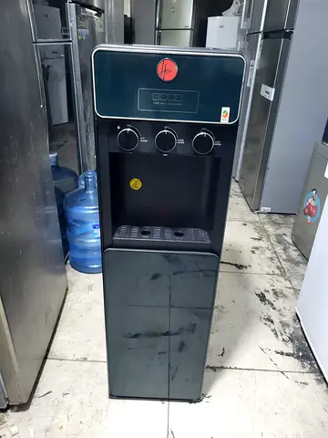 Bottom load water dispenser
