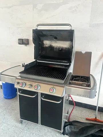 Weber Genesis 4 burner sear station used condition comes with cover