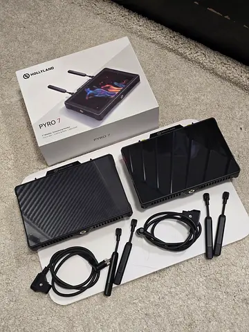 Hollyland Pyro 7 Wireless Tranceiver Monitor Kit 2pcs