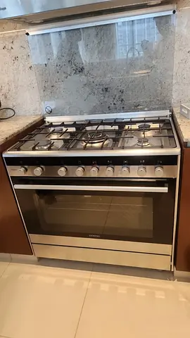 Siemens italian 5 burner gas cooker