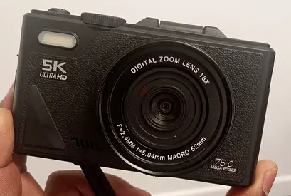 5k ultra HD 75MP digital camera with 18x digital zoom lens