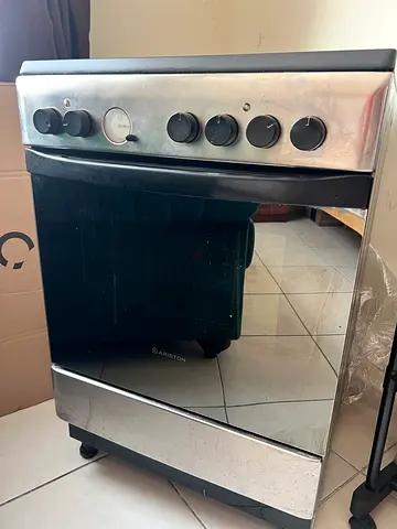 Ariston electric cooker with oven - Good Working Condition