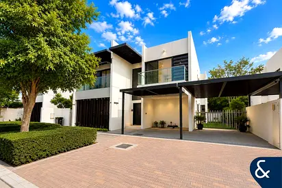 Luxury Villa | Upgraded | Private Garden