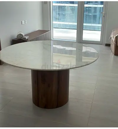 Ashley Isanti Round Marble Dining Table – 137 cm