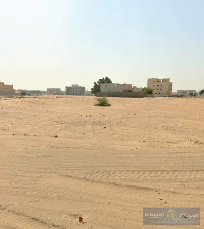 فرصة استثمارية مميزة!! (أرضي + 4 طوابق)!! قطعة أرض سكنية وتجارية للبيع في منطقة الجرف 2، عجمان.