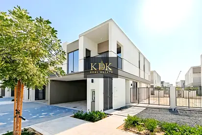 Upgraded | True Corner | Premium Location