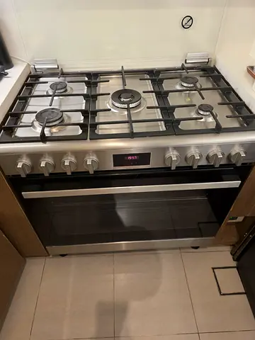 Bosch Series6 Digital Full Gas Cooker 90cm latest model excellent condition