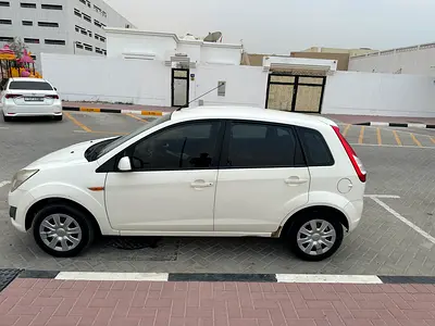 2015 FORD FIGO 照片 3