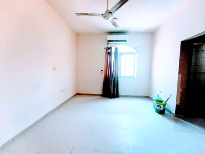 Very spacious studio for bachelor/Staff in muwaileh without Deposit Cash