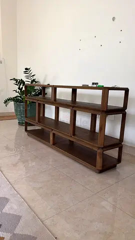 Available high quality console table like a new