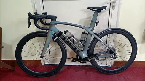 Trek Road Bike - Carbon Frame, Aero Wheels, Well Maintained