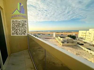 غرفتين وصاله شهري مفروش بكورنيش عجمان-اطلاله مميزه - 2حمام مساحه كبيره جدا-بالقرب من الشاطي