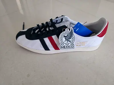 Adidas Mexicana Sneakers size 46 2/3