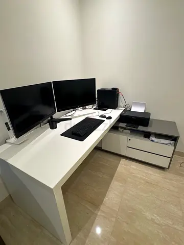 Computer table