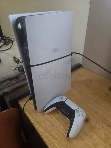 PlayStation 5 Console with One DualSense Controller - Good Condition 1 tb without disk.