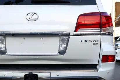 صورة 7 لـ 2015 Lexus LX-SERIES
