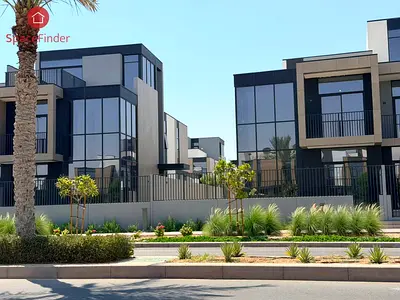 Single Row | Prime Location | Mortgage Acceptable