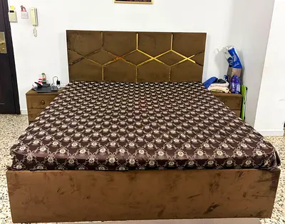 King size bed Brown upholstered double bed with geometric headboard - Good condition