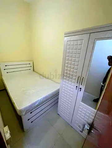 Solo partation @ 1200 or couple mix available in Mankool near burjuman metro station exit 3
