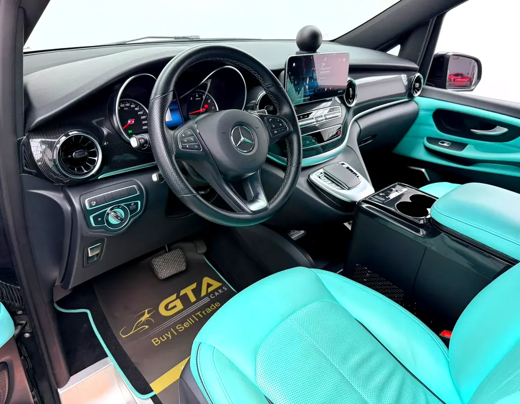 Mercedes-Benz V-Class 2024