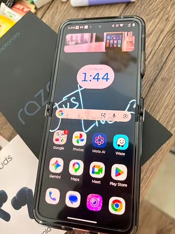 Motorola Razr 60 5G (Foldable) - Good Condition with Box