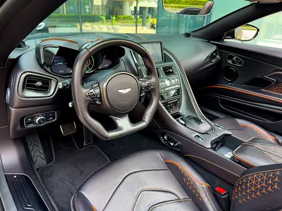 2020 Aston Martin DBS 照片 11